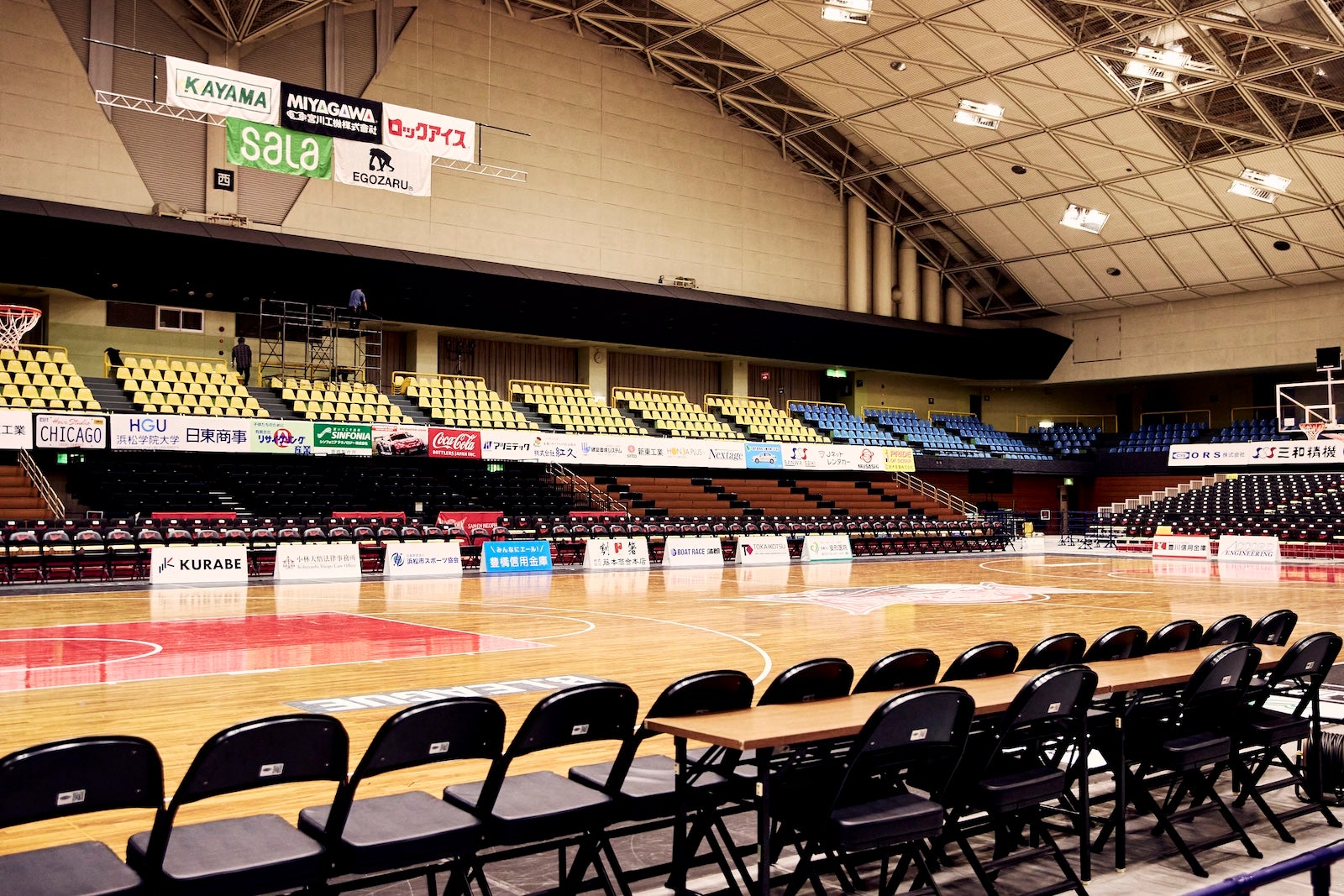 BEHIND THE BENCH 2ND 画像
